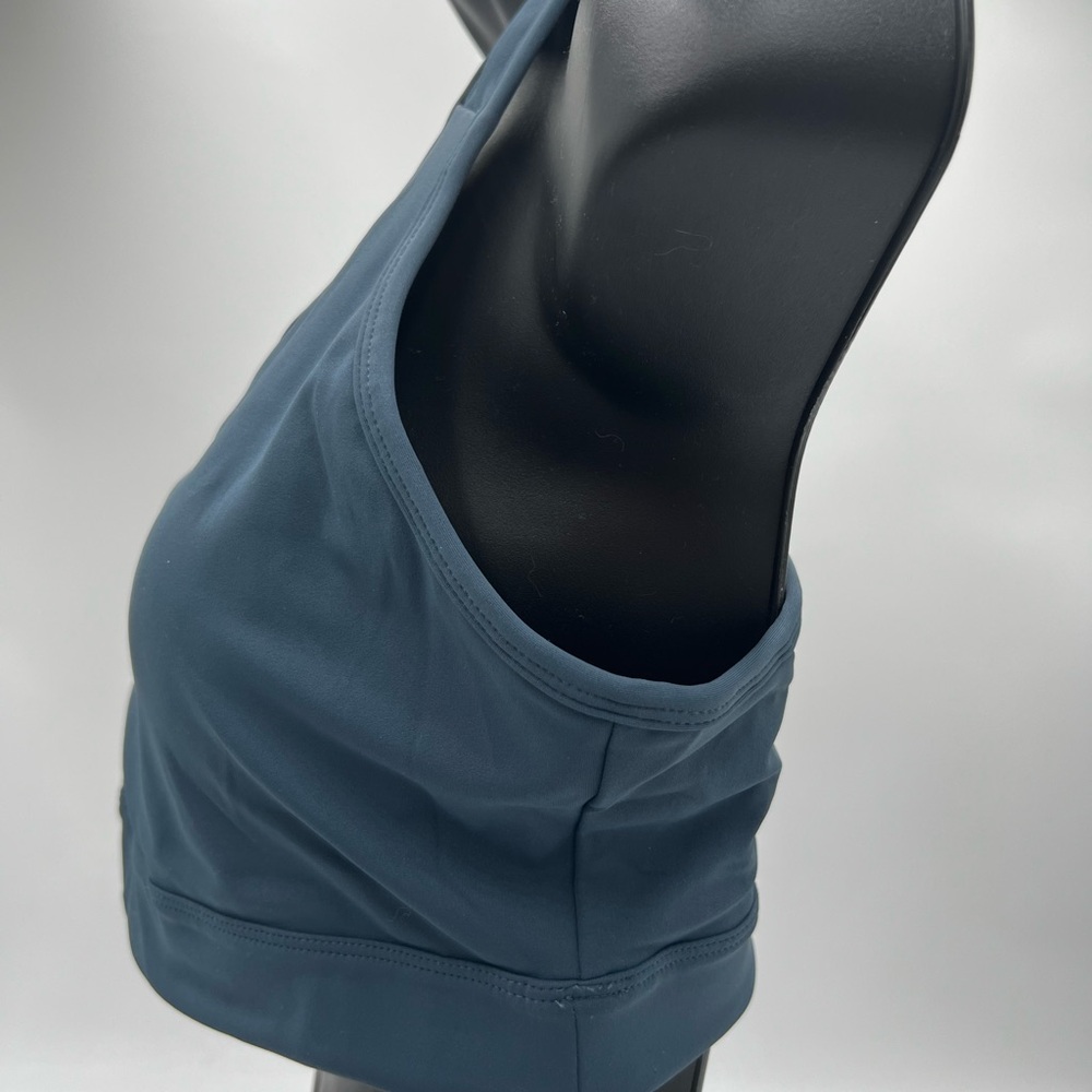 New Lovrobes sports bra with‎ built in pads. Size Medium - Picture 3 of 7